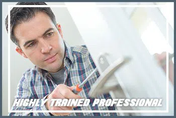 Lock Locksmith Tech Sanford, FL 407-520-3530